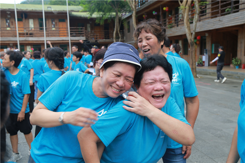 4、300名老同學分別40載 檳榔谷聚首重溫激情歲月
